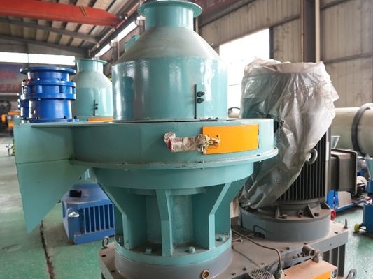 4 밀리미터 8 밀리미터는 코코넛 열매의 껍질을 위한 칩 목제 펠릿 기계 원통형 입자를 책장을 넘깁니다