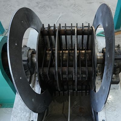 작은 사료 면을 위한 장비를 처리하는 애완동물사료 라이스 껍질 환약은 풀에 몰래 접근합니다