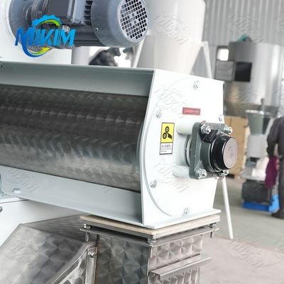 전기 3kw-30kw 닭 가축 가금 사료 팰릿기 주문 제작된 전압
